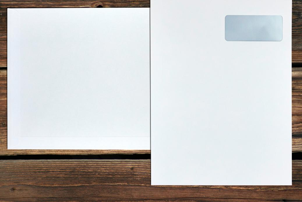 Versandtaschen mit Fenster 220x312 mm Haftklebend Hochweiß 120 g/qm